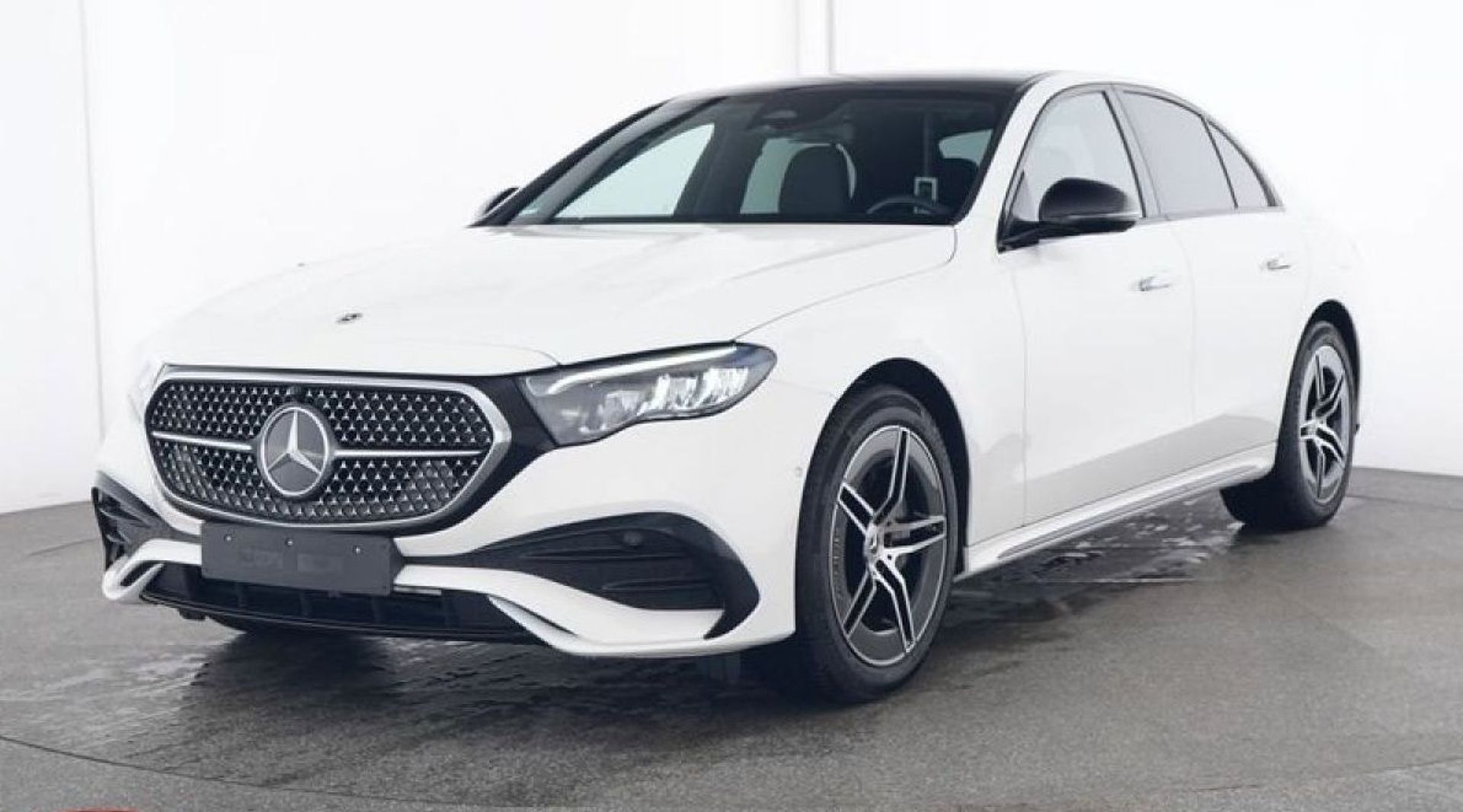 MERCEDES-BENZ CLASSE E - 300E BVA9 AMG LINE (2024)