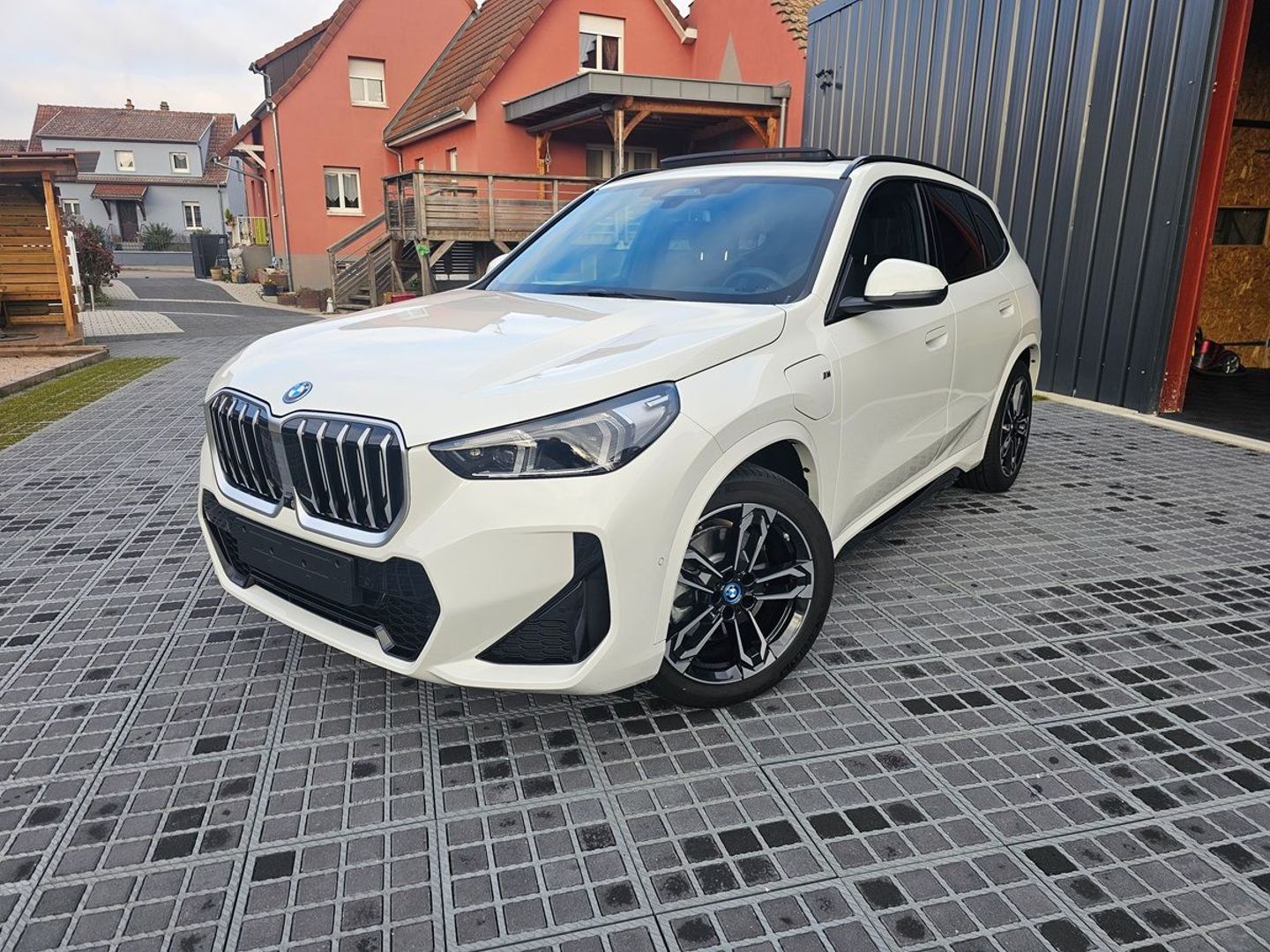 BMW X1 U11 - X1 XDRIVE 30 E 326 CH BVA7 M SPORT (2025)