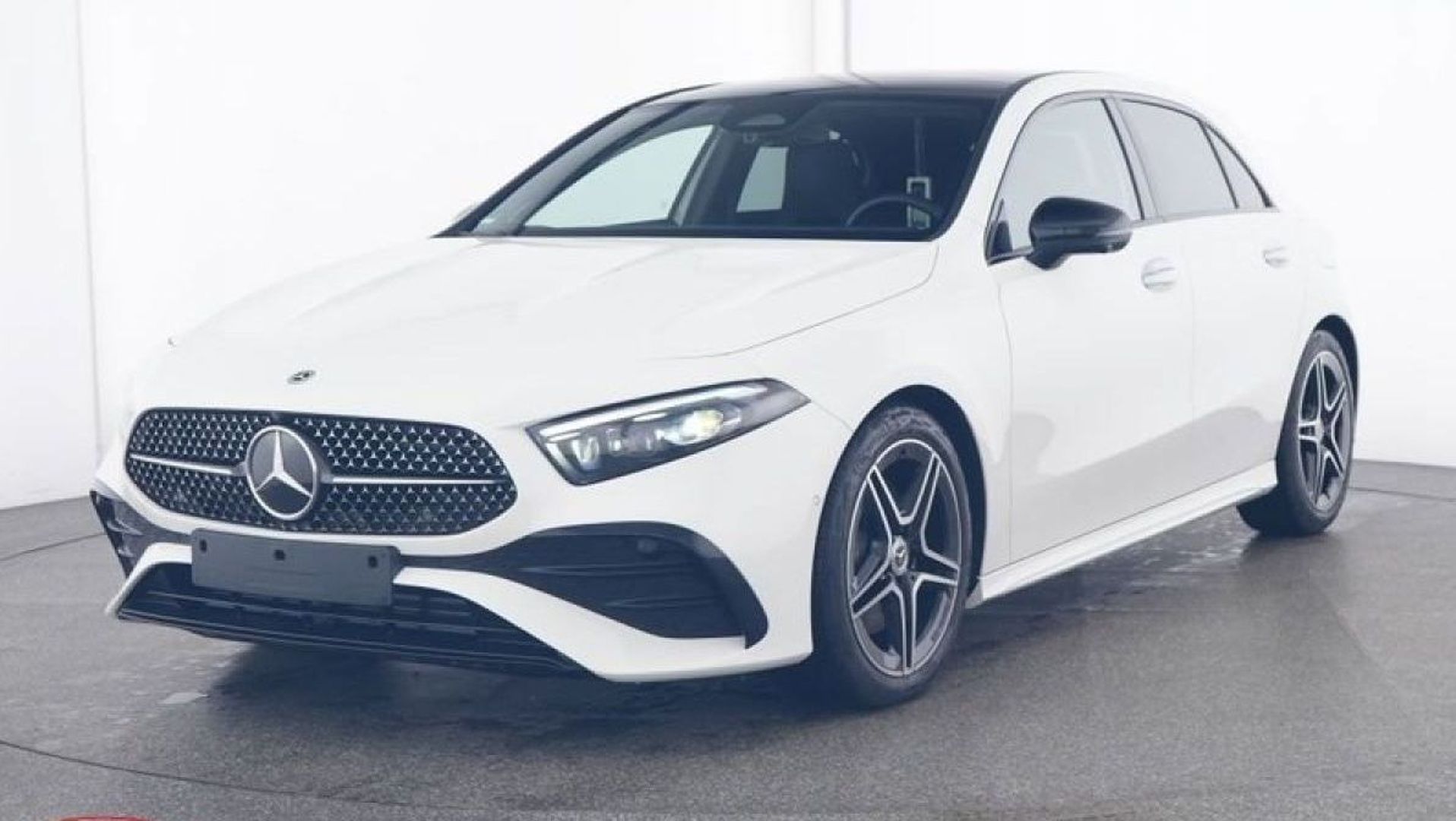 MERCEDES-BENZ CLASSE A - 220d BVA8 AMG LINE