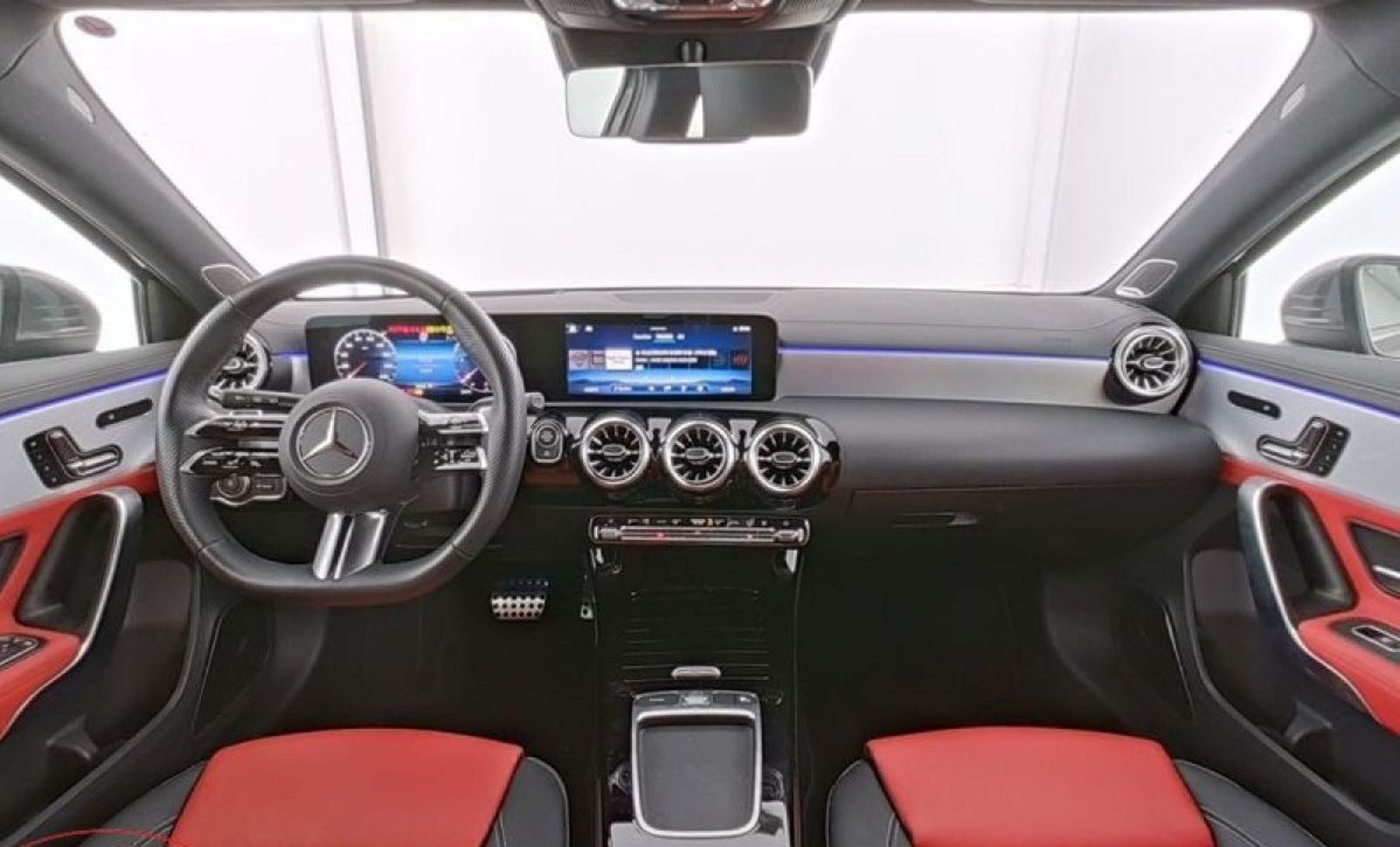 MERCEDES-BENZ CLASSE A - 220d BVA8 AMG LINE