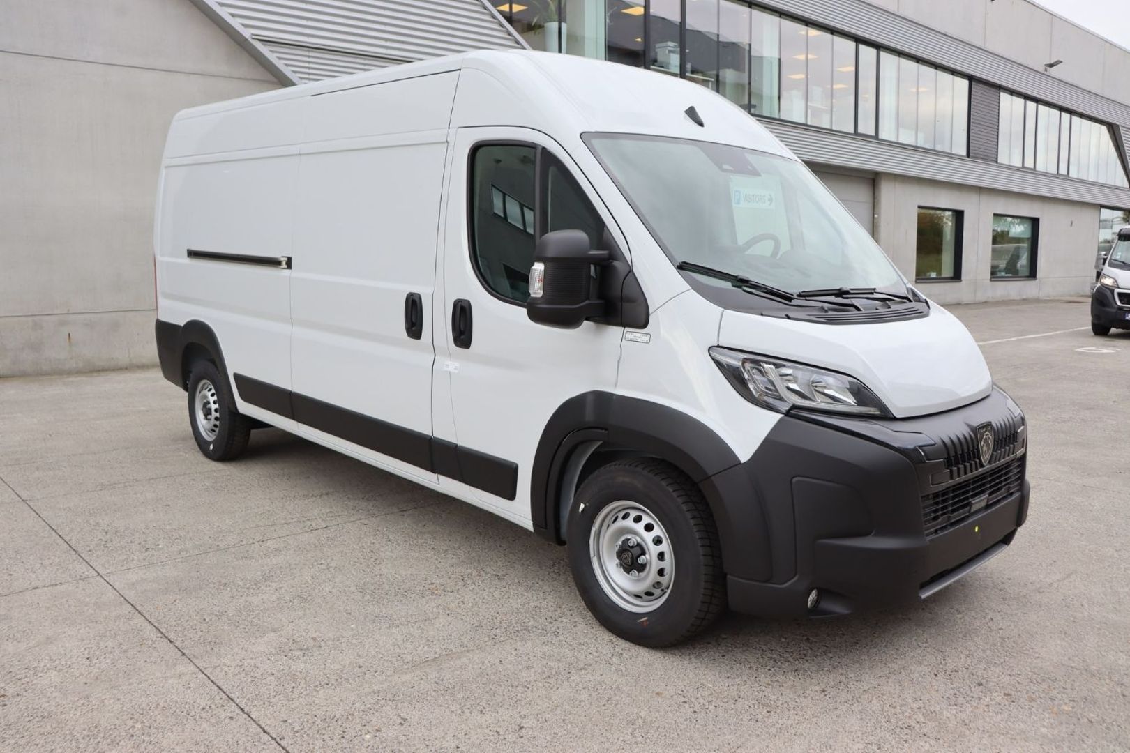 PEUGEOT BOXER 435 L3H2 - BlueHDI 180 CH EAT8