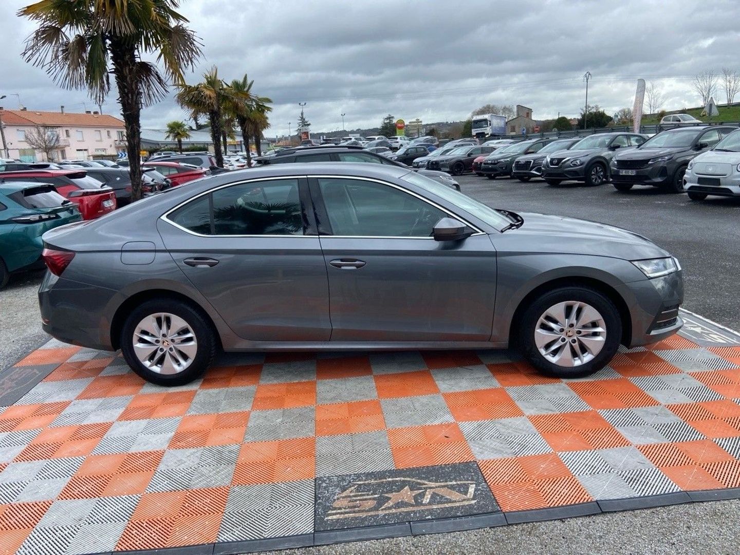 SKODA OCTAVIA - 2.0 TDI 115 BV6 SELECTION Caméra