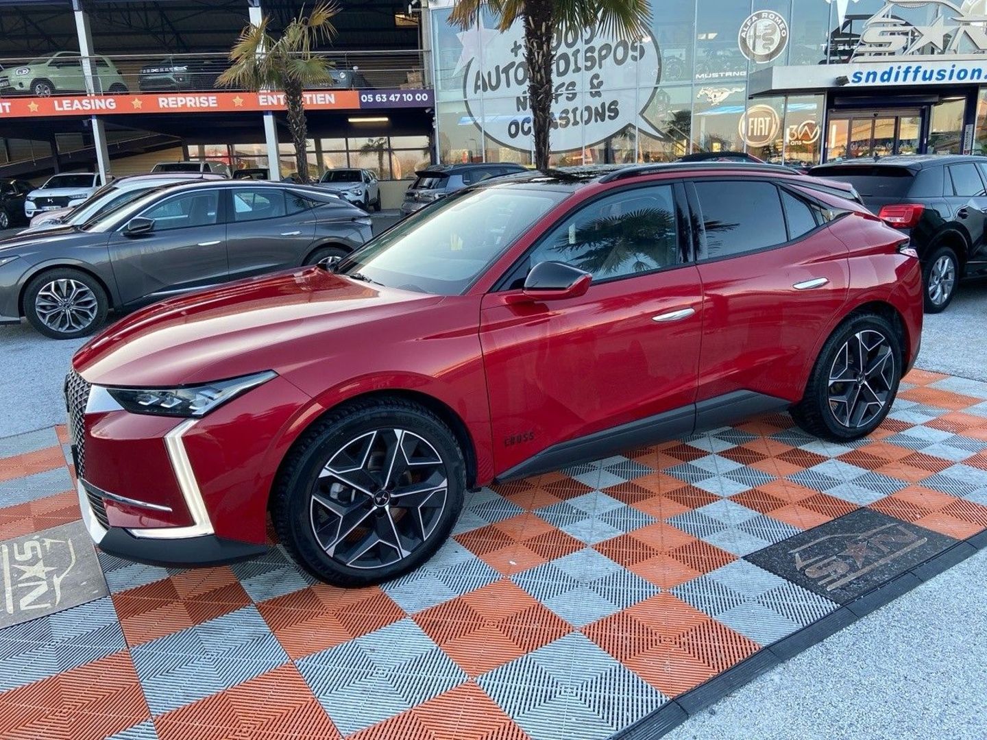 DS DS4 CROSS BlueHDi 130 EAT8 RIVOLI CUIR GPS Toit Hayon Caméra Grip